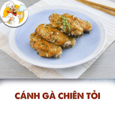 Cánh gà chiên tỏi.