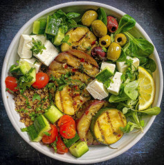 Chargrilled Veggie BowlThis Mediterranean-style lunch bowl of thyme and lemon infused gri