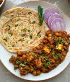 Chole Paneer! Enjoying my Sunday with this evergreen vegetarian meal