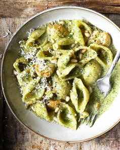 Creamy pesto chicken pasta