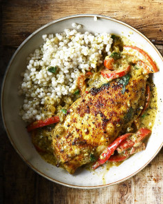 Creamy pesto chicken with bell peppers