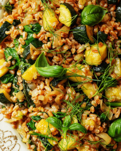 make this zucchini farro tonight and you’ll thank me later 💗