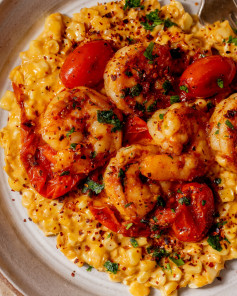 Need a dinner idea? Make Aleppo pepper shrimp with creamed corn 💕 recipe below