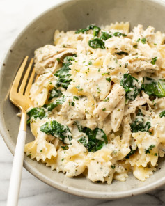 This easy Boursin chicken pasta recipe has simple ingredients, and it’s ready in just 30