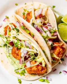 tonight’s the night for beer battered fish tacos 🌮 💗 ingredients below and recipe in comments 👇