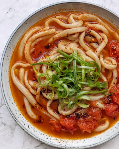 UDON IN TOMATO BROTH