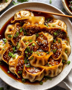 Vegan Dumplings In Spicy Sesame Sauce🥟