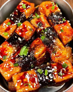 Đổi vị bữa cơm với món Đậu hũ cuộn rong biển sốt teriyaki đậm đà , thơm ngon 😋