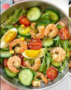 Làm Salad Healthy giảm m.ỡ sau Tết cho mọi người đây: