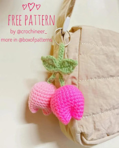 Free pattern Tulip keychain