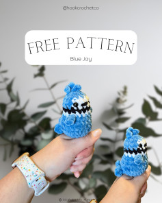 Free Crochet Pattern: Adorable Blue Jay Amigurumi