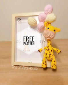 Free Crochet Pattern: Adorable Giraffe with Balloons