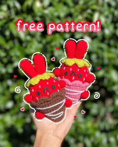 Free Crochet Pattern: Adorable Strawberry Amigurumi!