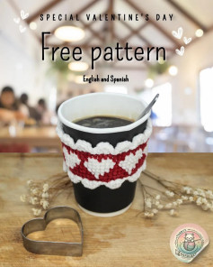 Free Crochet Pattern: Valentines Coffee Cozy
