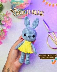 Gráfico de amigurumi de coelhinha azul e amarelo: receita gratuita