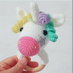 Tığ işi Unicorn Bebek Zili Şeması