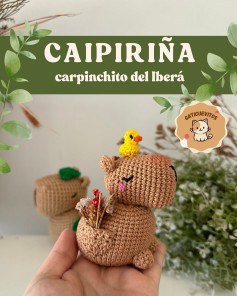 CAIPIRIÑA: Patrón amigurumi Capibara con flores y pollito
