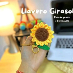 Llavero de girasol tejido a crochet: patrón gratis