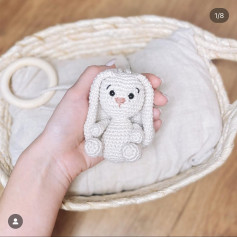 Patrón amigurumi: Conejito tierno para bebé