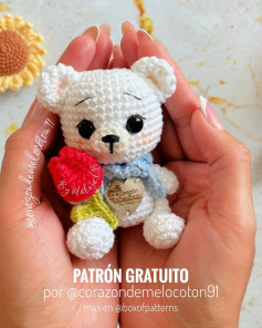Patrón gratuito amigurumi: Osito con flor.