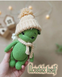 Ücretsiz amigurumi bebek şapkası ve atkı modeli