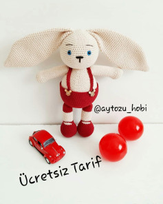 Ücretsiz Tavşan Amigurumi Tarifi Herkese iyi akşamlar🙋🏻‍♀️çok sevdiğim sevimli tulumlu tavşan tarifiyle geldim