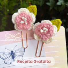Crochet Flower Bookmark Pattern: A Delicate Floral Touch