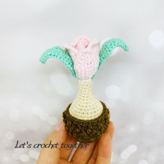 Crochet Pattern for a Charming Tulip Amigurumi