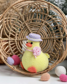 Crochet Pattern for Adorable Duckling with Hat and Accessories