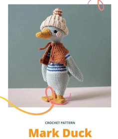 Crochet Pattern for Cozy Winter Duck with Hat and Scarf