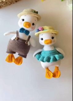 Crochet Pattern for Cute Duck Couple in Outfits