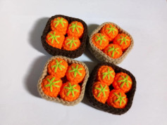 Crocheted Mini Pumpkin Baskets: A Festive Fall DIY Project