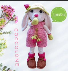 Florentina: Conejita de Amigurumi con Vestido Rosa y Sombrero Elegante