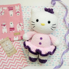 Игрушка Hello Kitty крючком: схема и описание вязания