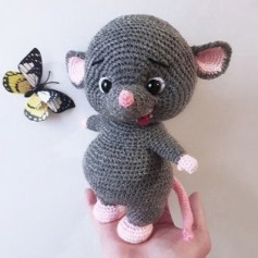 Изготовление милой вязаной игрушки мышки: пошаговая инструкция