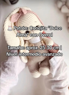 Patrón de Amigurumi: Conejita en Overol, Nivel Intermedio