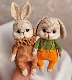 Patrón de crochet para adorables muñecos de conejito hechos a mano