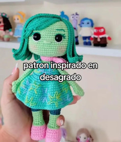 Patrón de muñeca tejida inspirado en una emoción colorida