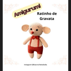 Rato Amigurumi com Gravata: Instruções de Crochê Criativas