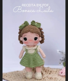 Receita de Amigurumi: Boneca de Crochê Laila com Vestido Verde