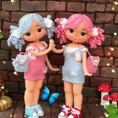 دستور بافت عروسک با لباس رنگارنگ
