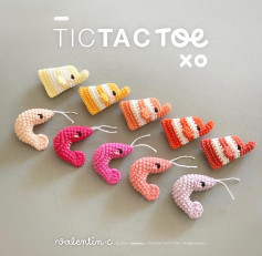 Joli jeu de morpion au crochet avec chapeaux et crevettes colorés