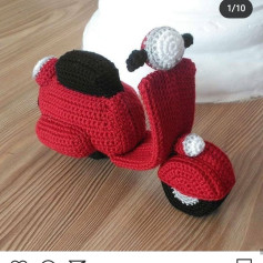 Kırmızı Örgü Scooter: Eğlenceli ve Yaratıcı Bir Amigurumi Projesi