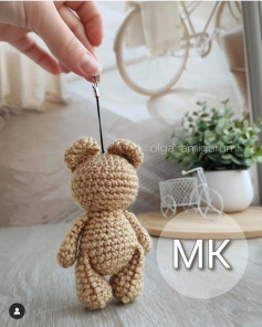 Схема вязания крючком для создания милого медвежонка-брелка