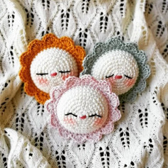 Adorable Crochet Sunflowers with Smiling Faces Pattern