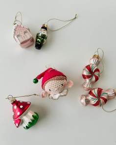 Décorations de Noël au crochet et en verre pour un Noël magique