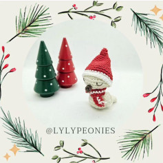 Petit ours crocheté avec sapins pour Noël festif