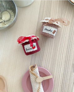 Petits pots de confiture au crochet: Fraise et Chocolat
