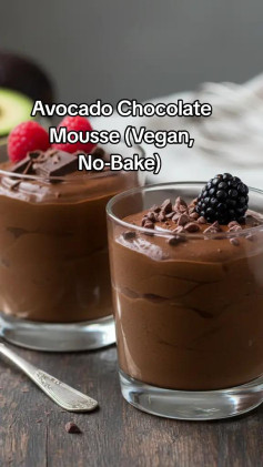 Avocado Chocolate Mousse (Vegan, No-Bake)