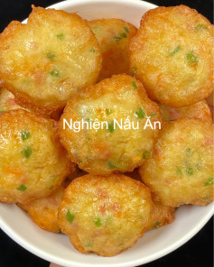 Bánh Bột Mì Chiên Xúc Xích Giòn Ngon